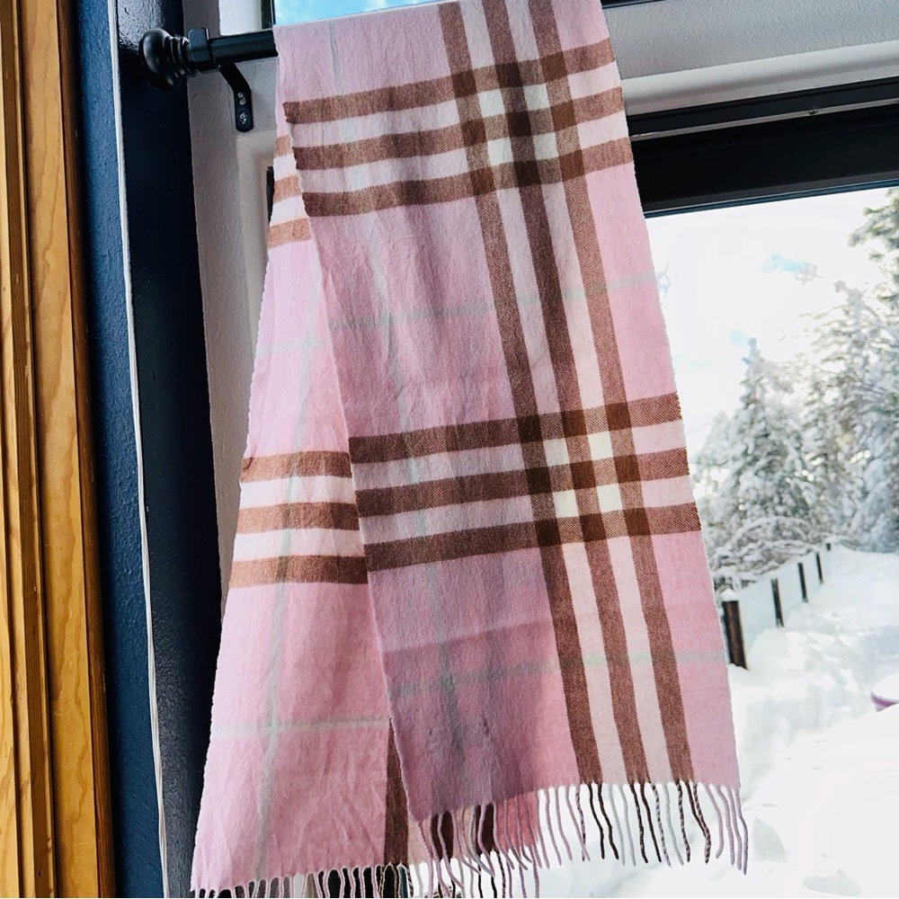 Burberry: Baby Pink Giant Check Plaid Scarf - Picture 4 of 9